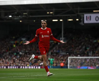 Liverpool vence o Fulham e é líder do Inglês ao lado do Arsenal