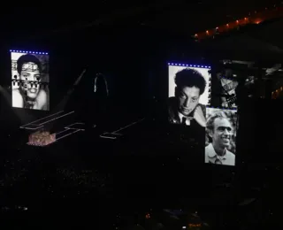 Madonna homenageia brasileiros vítimas da AIDS
