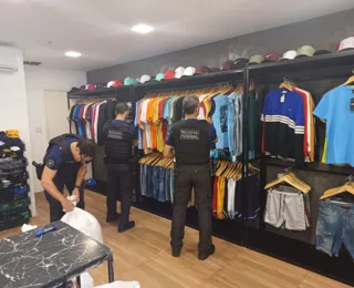 Mais de 300 volumes de roupas falsificadas são apreendidas em Salvador