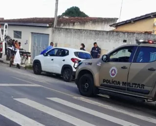 Menina de 4 anos morre após ser esquecida pelo pai dentro de carro