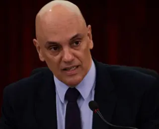 Moraes nega pedido de devolução de passaporte para Bolsonaro