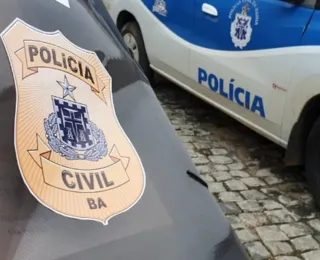 Mulher é morta a tiros na porta de casa e na frente do filho