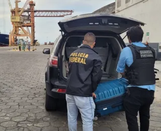 Mulher é presa em cruzeiro e polícia apreende 47 kg de cocaína 'pura'