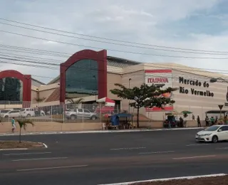 Obra do BRT bloqueia retorno em frente à Ceasa do Rio Vermelho