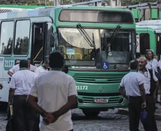 Ônibus são liberados e presidente do sindicato se desculpa pelo atraso