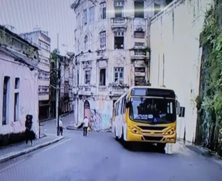 Ônibus tem pane elétrica e interdita a Ladeira da Montanha