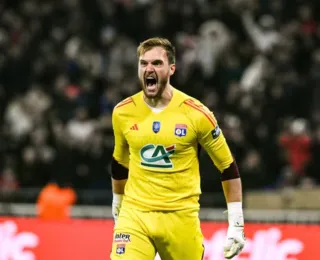 Perri pega pênalti, e Lyon vai à semifinal da Copa da França