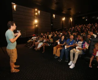 Pessoas em situação de rua se encantam no cinema e avistam novos rumos