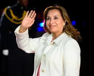 Presidente do Peru depõe por escândalo Rolexgate