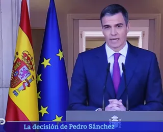 Primeiro-ministro da Espanha anuncia permanência no cargo