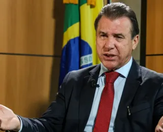 Regulamentar IA é essencial para manter empregos, diz ministro