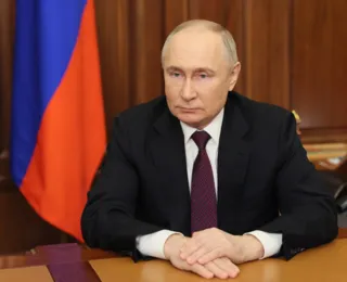 Rússia oficializa vitória de Putin e rebate denúncias de fraude