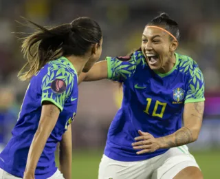 Seleção feminina de futebol vence e se classifica na Copa Ouro