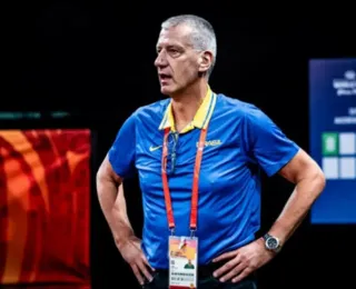 Técnico Petrovic retorna à seleção de basquete com equipe experiente