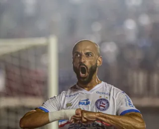 Thaciano revela "honra" após marcar gol histórico do Bahia