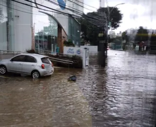 Vídeo: Chuvas causam transtornos em diferentes partes de Salvador