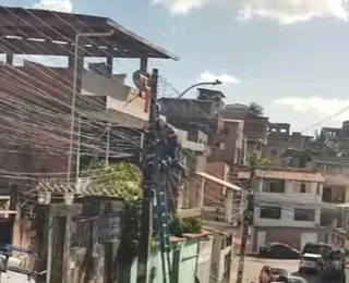 Vídeo: Eletricista recebe descarga elétrica na Suburbana