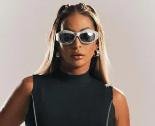 Vídeo: Valesca Popozuda interrompe show após princípio de incêndio