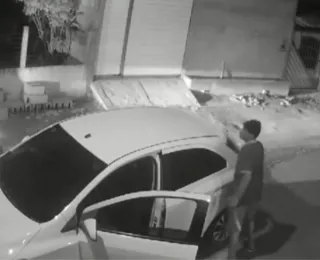 Vídeo: vereador tem carro roubado após estacionar em casa na Bahia