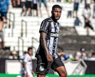 Zagueiro revelado no Botafogo é oferecido ao Vitória