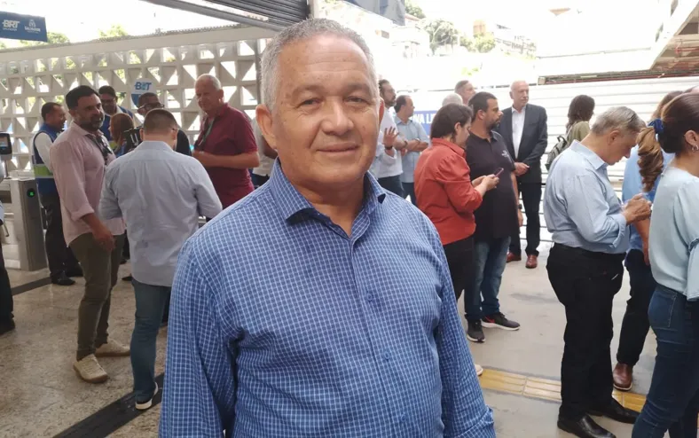 “Não acredito”, diz Téo sobre Pablo sair como vice ao lado de Zé Neto - Imagem