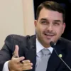 Flávio Bolsonaro ataca denúncia da PGR contra o pai: “Delírio" - Imagem