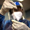 Após milhões de mortos, médica prevê nova pandemia: "É uma certeza" imagem