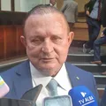 Adolfo Menezes é reeleito presidente da Alba imagem