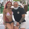Ruivinha de Marte se declara ao namorado e pede Pix de presente imagem