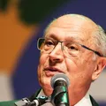 "Não é em 24 horas", diz Alckmin sobre medida de baratear alimentos imagem