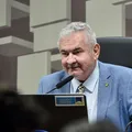 Senador Ângelo Coronel debate reforma tributária em Salvador imagem