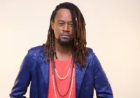 A caminho de Salvador, Toni Garrido pede que fãs doem água para o RS