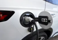 Alta dos combustíveis faz venda de carros elétricos crescer 146% no Brasil