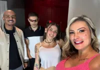 Após gravar com Andressa Urach, ator pornô nega ser “ex-gay” imagem