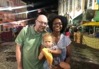 Baiana leva marido australiano para conhecer São João: "Perfeito"