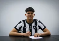 Botafogo contrata filho do ex-goleiro Bruno para o time sub-14