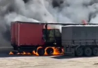 Caminhão de cerveja pega fogo em posto de combustível; veja