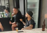 Camisa 10 do Flamengo surge com camisa de rival na internet