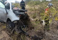 Casal morre e picape fica totalmente destruída em grave acidente na BA