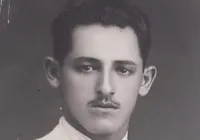 Com 102 anos, escritor lança livro de memórias em Salvador