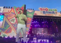 Com hits diversos, Vitor Fernandes contagia público no SJ no Parque
