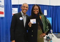 Demorou, mas chegou: Obama e Michelle declaram apoio a Kamala Harris