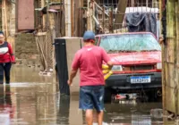 Empregados domésticos atingidos por cheias no RS receberão benefício