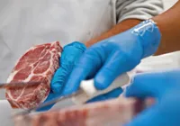 Empresas vão doar 2 milhões de quilos de carne ao RS