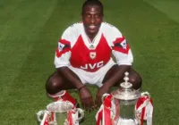 Ex-Arsenal e Everton, Kevin Campbell morre aos 54 anos