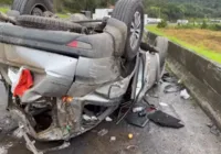 Ex-técnico da seleção brasileira fica ferido após carro capotar