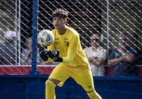 Filho do goleiro Bruno se destacava pegando pênaltis no Athletico