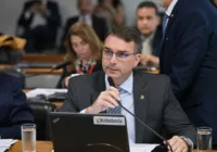 Flávio Bolsonaro diz que privatização é "narrativa da esquerda"