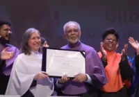 Gil recebe novo título de 'doutor honoris causa' e se emociona