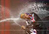 Hamilton supera Verstappen e vence GP da Inglaterra de F1